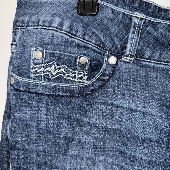 Blue Straight Leg Jeans Classic Denim - Picture 2 of 6